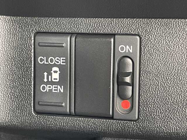 ホンダ ステップワゴン スパーダ 群馬県 2015(平27)年 4.5万km プレミアムスパークルブラックパール 純正１１型ナビ　純正９型ナビ　バックカメラ　片側電動スライドドア　ＥＴＣ　ドラレコ　衝突被害軽減ブレーキ　アダプティブクルーズ　わくわくゲート　革巻きステアリング　ＬＥＤ　スマートキー　禁煙車