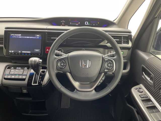 ホンダ ステップワゴン スパーダ 群馬県 2015(平27)年 4.5万km プレミアムスパークルブラックパール 純正１１型ナビ　純正９型ナビ　バックカメラ　片側電動スライドドア　ＥＴＣ　ドラレコ　衝突被害軽減ブレーキ　アダプティブクルーズ　わくわくゲート　革巻きステアリング　ＬＥＤ　スマートキー　禁煙車