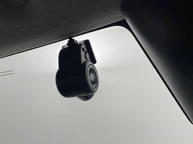 ダイハツ トール カスタムG 茨城県 2025(令7)年 0.6万km パールホワイトⅢ 純正ディスプレイオーディオ/両側パワースライドドア/バックカメラ/レーダークルーズコントロール/ステアリングスイッチ/革巻きハンドル/シートヒーター/HDMI/LEDヘッドライト/フォグランプ/オートライト/純正ドライブレコーダー/純正フロアマット/純正アルミホイール/スマートキー