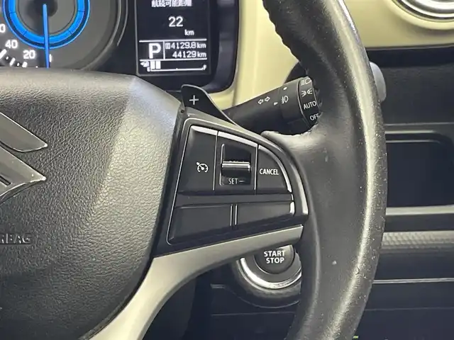 スズキ クロスビー HYBRID MZ 群馬県 2018(平30)年 4.5万km キャラバンアイボリーパールメタリック/ホワイト 2トーンルーフ 純正８インチナビ　全方位モニター　クルーズコントロール　ＬＥＤライト　フォグランプ　シートヒーター　純正１６インチアルミホイール　ステアリングリモコン　プッシュスタート　スマートキー　禁煙車