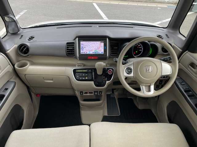 ホンダ Ｎ ＢＯＸ SSパッケージ 長崎県 2017(平29)年 8.1万km プレミアムホワイトパールⅡ 純正SDナビ/CD/DVD/BT/ワンセグTV/バックカメラ/両側パワースライドドア/前席シートヒーター/ステアリングスイッチ/LEDヘッドライト/ビルトインETC