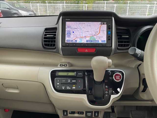 ホンダ Ｎ ＢＯＸ SSパッケージ 長崎県 2017(平29)年 8.1万km プレミアムホワイトパールⅡ 純正SDナビ/CD/DVD/BT/ワンセグTV/バックカメラ/両側パワースライドドア/前席シートヒーター/ステアリングスイッチ/LEDヘッドライト/ビルトインETC