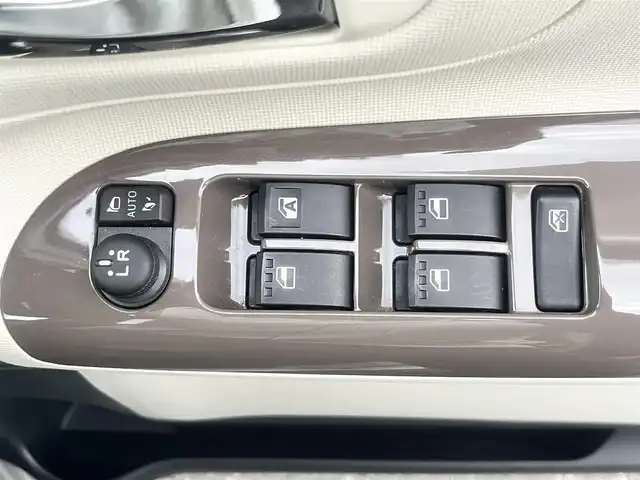 ダイハツ ムーヴ キャンバス X LTD メイクアップ SA Ⅲ 島根県 2017(平29)年 4.4万km スムースグレーマイカメタリック/ブラックマイカメタリック 2トーン 純正ナビ /フルセグTV　/Bluetooth　/DVD再生 /両側パワースライド　/オートライト/ハイビーム　/スマートキー　/プッシュスタート　/衝突軽減ブレーキ/リアコーナーセンサー　/ハンドルカバー　/オートエアコン/社外14インチAＷ＆スタッドレス積込/純正フロアマット/保証書/取扱説明書