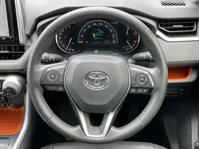 トヨタ ＲＡＶ４ アドベンチャー 道央・札幌 2022(令4)年 7.4万km アッシュグレーメタリック/アーバンカーキ ４WD/ワンオーナー/サンルーフ/純正ディーラーOPナビ/CD/DVD/BT/フルセグ/トヨタセーフティセンス/プリクラッシュセーフティ/横滑り防止装置/レーダークルーズコントロール/ダウンヒルアシストコントロール/レーンキープアシスト/クリアランスソナー/ブラインドスポットモニター/リアクロストラフィックアラート/パーキングサポートブレーキ/ロードサインアシスト/バックカメラ/ビルトインETC/ドライブレコーダー/DRIVEMODE切替/D席パワーシート/D席メモリーシート/前席シートヒーター/前席エアシート/レザーシート/革巻きステアリング/ステアリングリモコン/ハンドルヒーター/電動パーキング/ブレーキホールド/自動防眩ミラー/MTモード付AT/プッシュスタート/スマートキー/LEDヘッドライト/オートライト/オートハイビーム/フォグランプ/電動格納ミラー/ウィンカーミラー/純正フロアマット/ドアバイザー/バンパープロテクター/ノーズプロテクター/サイドプロテクター/ピラープロテクター