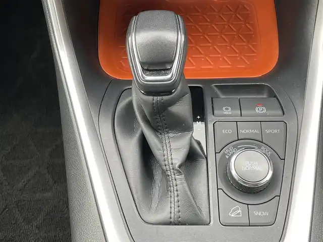 トヨタ ＲＡＶ４ アドベンチャー 道央・札幌 2022(令4)年 7.4万km アッシュグレーメタリック/アーバンカーキ ４WD/ワンオーナー/サンルーフ/純正ディーラーOPナビ/CD/DVD/BT/フルセグ/トヨタセーフティセンス/プリクラッシュセーフティ/横滑り防止装置/レーダークルーズコントロール/ダウンヒルアシストコントロール/レーンキープアシスト/クリアランスソナー/ブラインドスポットモニター/リアクロストラフィックアラート/パーキングサポートブレーキ/ロードサインアシスト/バックカメラ/ビルトインETC/ドライブレコーダー/DRIVEMODE切替/D席パワーシート/D席メモリーシート/前席シートヒーター/前席エアシート/レザーシート/革巻きステアリング/ステアリングリモコン/ハンドルヒーター/電動パーキング/ブレーキホールド/自動防眩ミラー/MTモード付AT/プッシュスタート/スマートキー/LEDヘッドライト/オートライト/オートハイビーム/フォグランプ/電動格納ミラー/ウィンカーミラー/純正フロアマット/ドアバイザー/バンパープロテクター/ノーズプロテクター/サイドプロテクター/ピラープロテクター