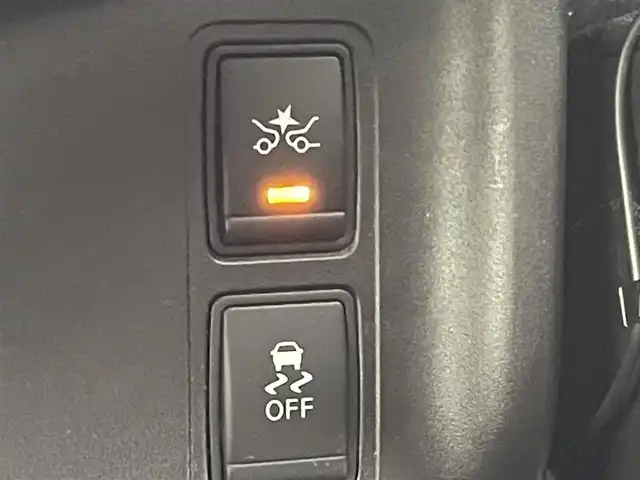 日産 セレナ ハイウェイスター プロパイロットED 熊本県 2017(平29)年 6.1万km ダイヤモンドブラック 禁煙車　/純正9インチナビ（ＣＤ・ＤＶＤ・フルセグ・ＵＳＢ）/純正前方ドライブレコーダー　/ＥＴＣ　/前後クリアランスソナー　/レーダークルーズコントロール　/両側パワースライドドア/ハンズフリーオートスライド/プロパイロット/衝突軽減ブレーキ　/レーンキープアシスト　/横滑り防止　/アイドリングストップ/純正フロアマット/純正１６インチAW/オートライト/LEDヘッドライト/フォグライト/スマートキー/プッシュスタート