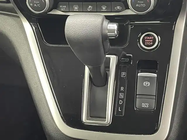 日産 セレナ ハイウェイスター プロパイロットED 熊本県 2017(平29)年 6.1万km ダイヤモンドブラック 禁煙車　/純正9インチナビ（ＣＤ・ＤＶＤ・フルセグ・ＵＳＢ）/純正前方ドライブレコーダー　/ＥＴＣ　/前後クリアランスソナー　/レーダークルーズコントロール　/両側パワースライドドア/ハンズフリーオートスライド/プロパイロット/衝突軽減ブレーキ　/レーンキープアシスト　/横滑り防止　/アイドリングストップ/純正フロアマット/純正１６インチAW/オートライト/LEDヘッドライト/フォグライト/スマートキー/プッシュスタート