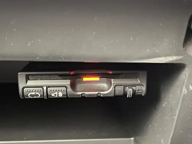 日産 セレナ ハイウェイスター プロパイロットED 熊本県 2017(平29)年 6.1万km ダイヤモンドブラック 禁煙車　/純正9インチナビ（ＣＤ・ＤＶＤ・フルセグ・ＵＳＢ）/純正前方ドライブレコーダー　/ＥＴＣ　/前後クリアランスソナー　/レーダークルーズコントロール　/両側パワースライドドア/ハンズフリーオートスライド/プロパイロット/衝突軽減ブレーキ　/レーンキープアシスト　/横滑り防止　/アイドリングストップ/純正フロアマット/純正１６インチAW/オートライト/LEDヘッドライト/フォグライト/スマートキー/プッシュスタート
