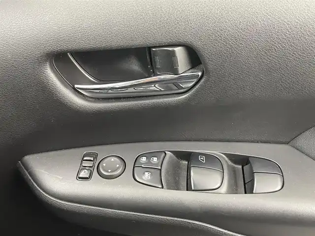 日産 セレナ ハイウェイスター プロパイロットED 熊本県 2017(平29)年 6.1万km ダイヤモンドブラック 禁煙車　/純正9インチナビ（ＣＤ・ＤＶＤ・フルセグ・ＵＳＢ）/純正前方ドライブレコーダー　/ＥＴＣ　/前後クリアランスソナー　/レーダークルーズコントロール　/両側パワースライドドア/ハンズフリーオートスライド/プロパイロット/衝突軽減ブレーキ　/レーンキープアシスト　/横滑り防止　/アイドリングストップ/純正フロアマット/純正１６インチAW/オートライト/LEDヘッドライト/フォグライト/スマートキー/プッシュスタート