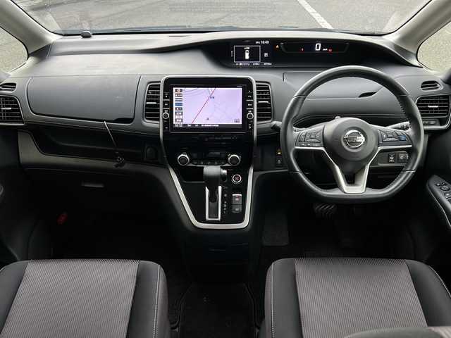 日産 セレナ ハイウェイスター プロパイロットED 福岡県 2017(平29)年 6.1万km ダイヤモンドブラック 禁煙車　/純正9インチナビ（ＣＤ・ＤＶＤ・フルセグ・ＵＳＢ）/純正前方ドライブレコーダー　/ＥＴＣ　/前後クリアランスソナー　/レーダークルーズコントロール　/両側パワースライドドア/ハンズフリーオートスライド/プロパイロット/衝突軽減ブレーキ　/レーンキープアシスト　/横滑り防止　/アイドリングストップ/純正フロアマット/純正１６インチAW/オートライト/LEDヘッドライト/フォグライト/スマートキー/プッシュスタート