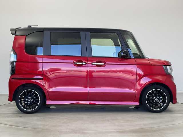 ホンダ Ｎ ＢＯＸ カスタム L ターボ コーディネートスタイル 新潟県 2022(令4)年 1.6万km プレミアムクリスタルレッドM 純正ディーラーOPナビ（VXU-227NBi）/　・バックカメラ/　・フルセグTV/　・CD/DVD/SD再生機能/　・Bluetooth　/　・USB接続/ホンダセンシング/　・衝突軽減ブレーキ/　・レーダークルーズコントロール/　・レーンキープアシスト/ドライブレコーダー/ビルトインETC/両側パワースライドドア/オートライト/オートハイビーム/LEDヘッドライト/前後コーナーセンサー/電子パーキングブレーキ/ステアリングスイッチ/フロアマット