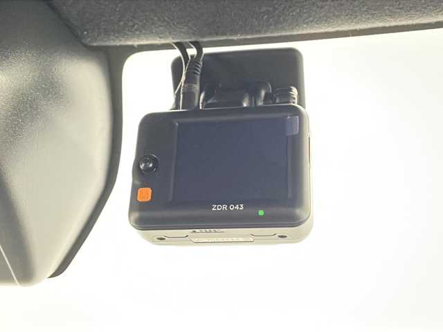 ダイハツ タント カスタム RS 千葉県 2025(令7)年 0.7万km ブラックマイカメタリック 純正ナビ/フルセグTV/衝突被害軽減ブレーキ/レーンキープアシスト/オートハイビーム/バックカメラ/クリアランスソナー/両側パワースライドドア/アイドリングストップ/電動パーキング/オートホールド/プッシュスタート/スマートキー