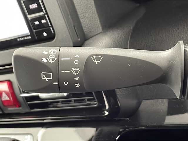 ダイハツ タント カスタム RS 千葉県 2025(令7)年 0.7万km ブラックマイカメタリック 純正ナビ/フルセグTV/衝突被害軽減ブレーキ/レーンキープアシスト/オートハイビーム/バックカメラ/クリアランスソナー/両側パワースライドドア/アイドリングストップ/電動パーキング/オートホールド/プッシュスタート/スマートキー