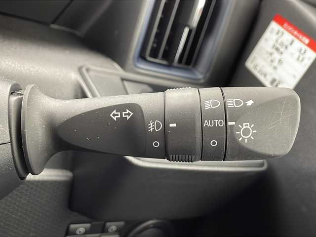 ダイハツ タント カスタム RS 千葉県 2025(令7)年 0.7万km ブラックマイカメタリック 純正ナビ/フルセグTV/衝突被害軽減ブレーキ/レーンキープアシスト/オートハイビーム/バックカメラ/クリアランスソナー/両側パワースライドドア/アイドリングストップ/電動パーキング/オートホールド/プッシュスタート/スマートキー