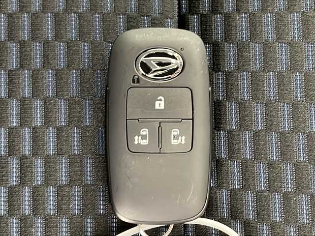 ダイハツ タント カスタム RS 千葉県 2025(令7)年 0.7万km ブラックマイカメタリック 純正ナビ/フルセグTV/衝突被害軽減ブレーキ/レーンキープアシスト/オートハイビーム/バックカメラ/クリアランスソナー/両側パワースライドドア/アイドリングストップ/電動パーキング/オートホールド/プッシュスタート/スマートキー