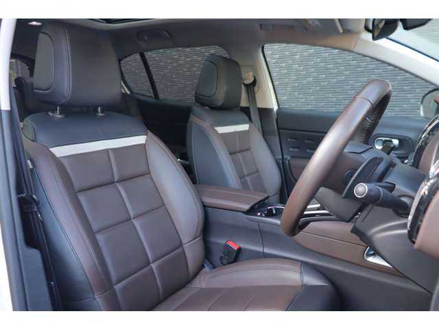 シトロエン シトロエン Ｃ５ エアクロス シャイン ブルーHDi 大分県 2020(令2)年 6.2万km 白 ナッパレザーパッケージ/サンルーフ/アダプティブクルーズコントロール/ブラインドスポットモニター/純正ディスプレイオーディオ/ＣａｒＰｌａｙ/ワイヤレス充電/バックカメラ/レザーシート（茶革）/シートヒーター/パワーシート（D席）/ディレクショナルヘッドライト/インテリジェントハイビーム/純正１８インチＡＷ/ＥＴＣ/社外ドライブレコーダー前後（ユピテル）