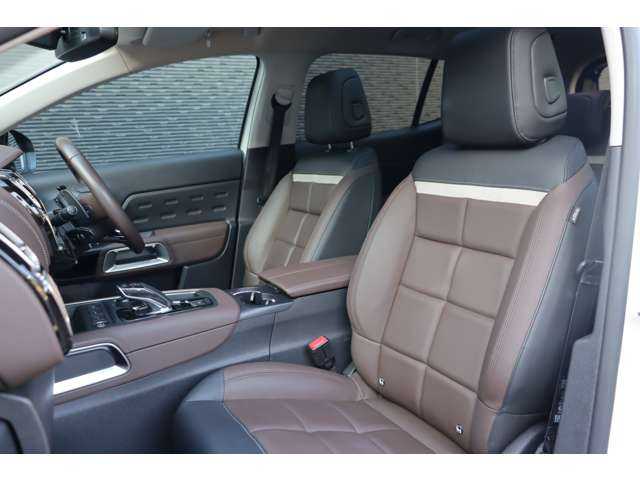 シトロエン シトロエン Ｃ５ エアクロス シャイン ブルーHDi 大分県 2020(令2)年 6.2万km 白 ナッパレザーパッケージ/サンルーフ/アダプティブクルーズコントロール/ブラインドスポットモニター/純正ディスプレイオーディオ/ＣａｒＰｌａｙ/ワイヤレス充電/バックカメラ/レザーシート（茶革）/シートヒーター/パワーシート（D席）/ディレクショナルヘッドライト/インテリジェントハイビーム/純正１８インチＡＷ/ＥＴＣ/社外ドライブレコーダー前後（ユピテル）