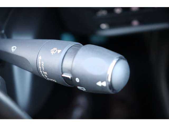 シトロエン シトロエン Ｃ５ エアクロス シャイン ブルーHDi 大分県 2020(令2)年 6.2万km 白 ナッパレザーパッケージ/サンルーフ/アダプティブクルーズコントロール/ブラインドスポットモニター/純正ディスプレイオーディオ/ＣａｒＰｌａｙ/ワイヤレス充電/バックカメラ/レザーシート（茶革）/シートヒーター/パワーシート（D席）/ディレクショナルヘッドライト/インテリジェントハイビーム/純正１８インチＡＷ/ＥＴＣ/社外ドライブレコーダー前後（ユピテル）