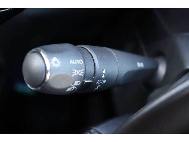 シトロエン シトロエン Ｃ５ エアクロス シャイン ブルーHDi 大分県 2020(令2)年 6.2万km 白 ナッパレザーパッケージ/サンルーフ/アダプティブクルーズコントロール/ブラインドスポットモニター/純正ディスプレイオーディオ/ＣａｒＰｌａｙ/ワイヤレス充電/バックカメラ/レザーシート（茶革）/シートヒーター/パワーシート（D席）/ディレクショナルヘッドライト/インテリジェントハイビーム/純正１８インチＡＷ/ＥＴＣ/社外ドライブレコーダー前後（ユピテル）