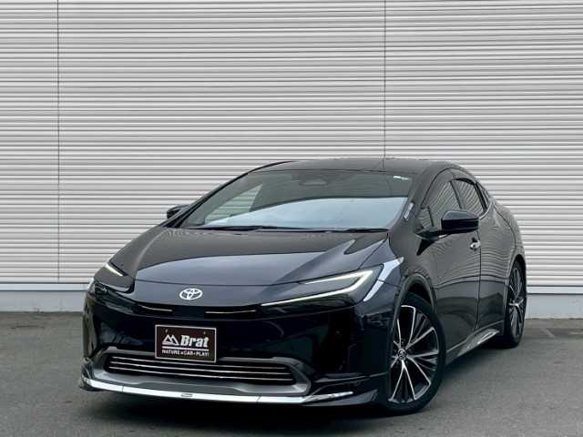 トヨタ プリウス Z 岩手県 2023(令5)年 1.7万km 黒 純正12.3インチディスプレイオーディオ/フルセグ　/パノラミックビューモニター　/ガラスルーフ　/モデリスタエアロ　/プリクラッシュセーフティ　/レーダークルーズコントロール　/黒レザーシート　/スマートキー　/ステアリングヒーター/パワーバックドア/ETC2.0/LEDヘッドライト/バックフォグランプ/デジタルインナーミラー/トラクションコントロール/USB端子/シートメモリー