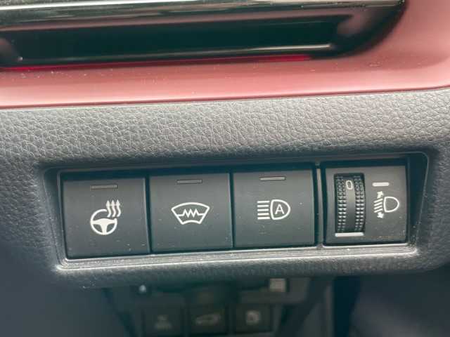 トヨタ プリウス Z 岩手県 2023(令5)年 1.7万km 黒 純正12.3インチディスプレイオーディオ/フルセグ　/パノラミックビューモニター　/ガラスルーフ　/モデリスタエアロ　/プリクラッシュセーフティ　/レーダークルーズコントロール　/黒レザーシート　/スマートキー　/ステアリングヒーター/パワーバックドア/ETC2.0/LEDヘッドライト/バックフォグランプ/デジタルインナーミラー/トラクションコントロール/USB端子/シートメモリー