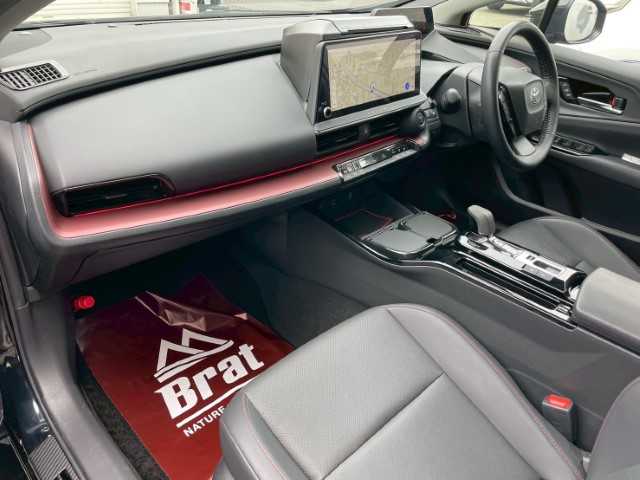 トヨタ プリウス Z 岩手県 2023(令5)年 1.7万km 黒 純正12.3インチディスプレイオーディオ/フルセグ　/パノラミックビューモニター　/ガラスルーフ　/モデリスタエアロ　/プリクラッシュセーフティ　/レーダークルーズコントロール　/黒レザーシート　/スマートキー　/ステアリングヒーター/パワーバックドア/ETC2.0/LEDヘッドライト/バックフォグランプ/デジタルインナーミラー/トラクションコントロール/USB端子/シートメモリー