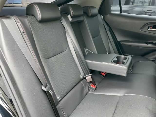 トヨタ プリウス Z 岩手県 2023(令5)年 1.7万km 黒 純正12.3インチディスプレイオーディオ/フルセグ　/パノラミックビューモニター　/ガラスルーフ　/モデリスタエアロ　/プリクラッシュセーフティ　/レーダークルーズコントロール　/黒レザーシート　/スマートキー　/ステアリングヒーター/パワーバックドア/ETC2.0/LEDヘッドライト/バックフォグランプ/デジタルインナーミラー/トラクションコントロール/USB端子/シートメモリー