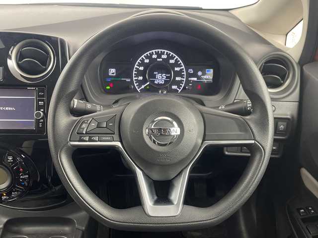 日産 ノート e－パワー X 埼玉県 2019(平31)年 4.5万km プレミアムコロナオレンジ 純正ナビ　/全方位カメラ　/ドライブレコーダー　/デジタルインナーミラー　/先行車発進お知らせ　/レーンキープアシスト　/衝突軽減ブレーキ　/オートライト　/ステアリングスイッチ　/純正アルミホイール　/フロアマット/ドアバイザー/ウインカーミラー