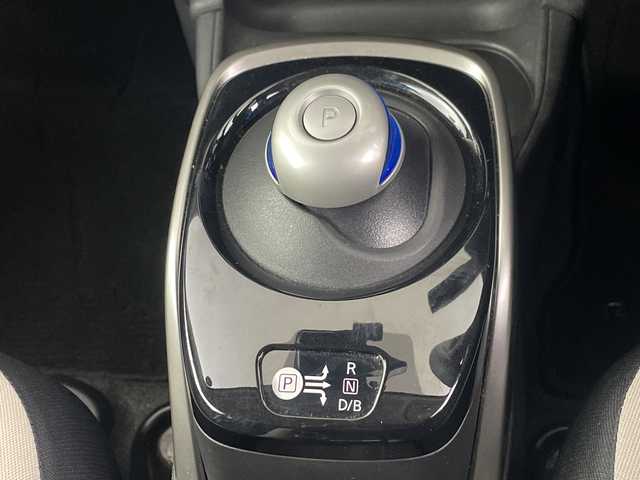 日産 ノート e－パワー X 埼玉県 2019(平31)年 4.5万km プレミアムコロナオレンジ 純正ナビ　/全方位カメラ　/ドライブレコーダー　/デジタルインナーミラー　/先行車発進お知らせ　/レーンキープアシスト　/衝突軽減ブレーキ　/オートライト　/ステアリングスイッチ　/純正アルミホイール　/フロアマット/ドアバイザー/ウインカーミラー