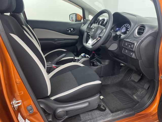 日産 ノート e－パワー X 埼玉県 2019(平31)年 4.5万km プレミアムコロナオレンジ 純正ナビ　/全方位カメラ　/ドライブレコーダー　/デジタルインナーミラー　/先行車発進お知らせ　/レーンキープアシスト　/衝突軽減ブレーキ　/オートライト　/ステアリングスイッチ　/純正アルミホイール　/フロアマット/ドアバイザー/ウインカーミラー