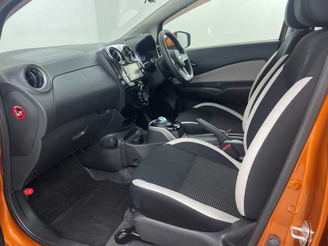 日産 ノート e－パワー X 埼玉県 2019(平31)年 4.5万km プレミアムコロナオレンジ 純正ナビ　/全方位カメラ　/ドライブレコーダー　/デジタルインナーミラー　/先行車発進お知らせ　/レーンキープアシスト　/衝突軽減ブレーキ　/オートライト　/ステアリングスイッチ　/純正アルミホイール　/フロアマット/ドアバイザー/ウインカーミラー