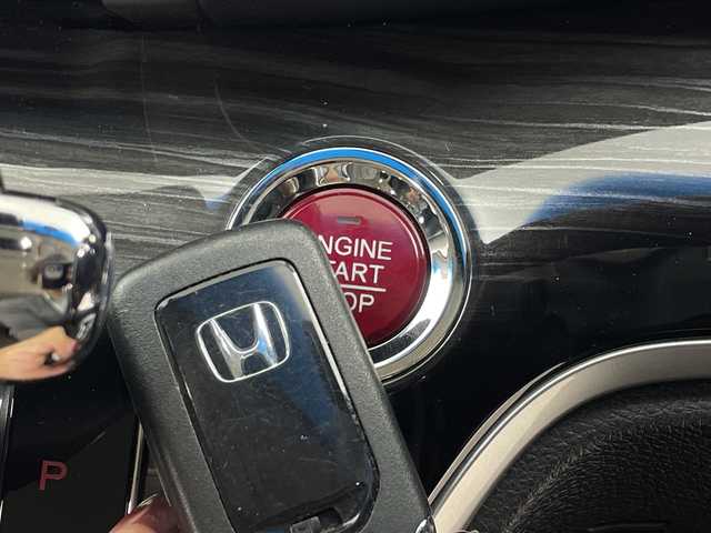 ホンダ オデッセイ アブソルート アドバンス 群馬県 2015(平27)年 9.6万km ホワイトオーキッドパール 純正８型ナビ　全方位カメラ　前方ドライブレコーダー　運転席パワーシート　クルーズコントロール追従有　両側パワースライドドア　Ｂｌｕｅｔｏｏｔｈ　ハーフレザーシート　ＬＥＤヘッドライト　純正ＥＴＣ