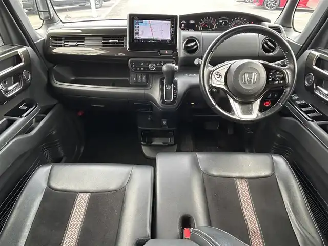 ホンダ Ｎ ＢＯＸ カスタム G L ターボ ホンダセンシング 長崎県 2017(平29)年 7.3万km プレミアムホワイトパールⅡ 純正ナビ（AM/FM/フルセグTV/BT/DISC）/ホンダセンシング/ターボ/バックカメラ/ドラレコ前方/ビルトインETC/両側パワースライドドア/レーダークルーズコントロール/パドルシフト/9灯式フルLEDヘッドライト/シーケンシャルターンシグナルランプ/LEDフォグライト＋クロームメッキフォグライトガーニッシュ/チップアップ＆ダイブダウン機構付スライドリアシート/360°スーパーUV・IRカットパッケージ/オートリトラミラー