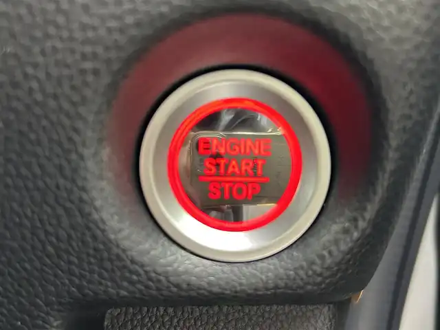 ホンダ Ｎ ＢＯＸ カスタム G L ターボ ホンダセンシング 長崎県 2017(平29)年 7.3万km プレミアムホワイトパールⅡ 純正ナビ（AM/FM/フルセグTV/BT/DISC）/ホンダセンシング/ターボ/バックカメラ/ドラレコ前方/ビルトインETC/両側パワースライドドア/レーダークルーズコントロール/パドルシフト/9灯式フルLEDヘッドライト/シーケンシャルターンシグナルランプ/LEDフォグライト＋クロームメッキフォグライトガーニッシュ/チップアップ＆ダイブダウン機構付スライドリアシート/360°スーパーUV・IRカットパッケージ/オートリトラミラー