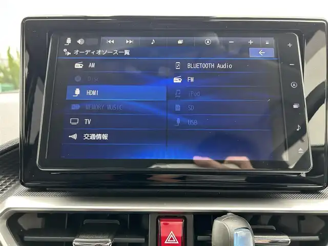 ダイハツ ロッキー プレミアム G HEV 熊本県 2022(令4)年 2.6万km ファイアークォーツレッドM ワンオーナー/純正ナビ/・AM/FM/CD/DVD/SD/iPod/USB/BT/・フルセグTV　　/全周囲カメラ/・バック/サイド/フロント/スマートアシスト3/・衝突警報機能/・衝突回避支援ブレーキ機能/・車線逸脱警報機能/・誤発進抑制機能（前方・後方）/・先行車発進お知らせ機能/・オートハイビーム/・標識認識機能/クルーズコントロール/前後コーナーセンサー/スマートペダル/ビルトインETC/純正前方ドライブレコーダー/オートライト/・フォグランプ/・LEDライト/D/N席シートヒーター/シートカバー/純正ドアバイザー/革巻きステアリング/・ステアリングリモコン/電動格納ミラー/・ウィンカーミラー/電動パーキングブレーキ/・ホールドボタン/純正フロアマット/純正アルミホイール/スマートキー/・スペアキー