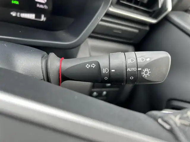 ダイハツ ロッキー プレミアム G HEV 熊本県 2022(令4)年 2.6万km ファイアークォーツレッドM ワンオーナー/純正ナビ/・AM/FM/CD/DVD/SD/iPod/USB/BT/・フルセグTV　　/全周囲カメラ/・バック/サイド/フロント/スマートアシスト3/・衝突警報機能/・衝突回避支援ブレーキ機能/・車線逸脱警報機能/・誤発進抑制機能（前方・後方）/・先行車発進お知らせ機能/・オートハイビーム/・標識認識機能/クルーズコントロール/前後コーナーセンサー/スマートペダル/ビルトインETC/純正前方ドライブレコーダー/オートライト/・フォグランプ/・LEDライト/D/N席シートヒーター/シートカバー/純正ドアバイザー/革巻きステアリング/・ステアリングリモコン/電動格納ミラー/・ウィンカーミラー/電動パーキングブレーキ/・ホールドボタン/純正フロアマット/純正アルミホイール/スマートキー/・スペアキー