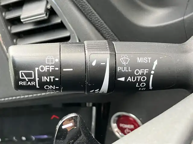 ホンダ ヴェゼル ハイブリッド Z 静岡県 2014(平26)年 4.9万km ホワイトオーキッドパール エンジンスタートボタン/スマートキー/スペアキー1本/パワーステアリング/パワーウィンドウ/MTモード付きAT/寒冷地仕様/オートエアコン/保証書/取扱説明書/記録簿/アイドリングストップ/クルーズコントロール/バックカメラ/純正ETC/純正ナビ（CD.DVD.BT.フルセグ）/純正フロアマット/純正アルミホイール/D席N席シートヒーター/ルーフレール/ABS/横滑り防止装置/オートライト/LEDライト/W+サイドエアバック/カーテンエアバック/衝突軽減システム