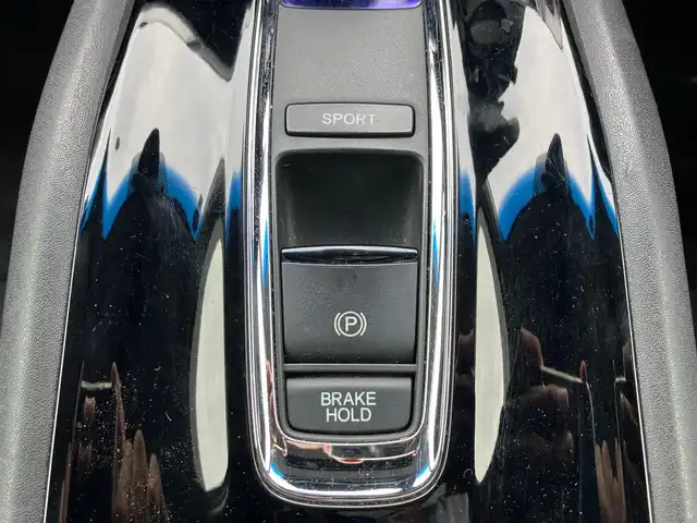 ホンダ ヴェゼル ハイブリッド Z 静岡県 2014(平26)年 4.9万km ホワイトオーキッドパール エンジンスタートボタン/スマートキー/スペアキー1本/パワーステアリング/パワーウィンドウ/MTモード付きAT/寒冷地仕様/オートエアコン/保証書/取扱説明書/記録簿/アイドリングストップ/クルーズコントロール/バックカメラ/純正ETC/純正ナビ（CD.DVD.BT.フルセグ）/純正フロアマット/純正アルミホイール/D席N席シートヒーター/ルーフレール/ABS/横滑り防止装置/オートライト/LEDライト/W+サイドエアバック/カーテンエアバック/衝突軽減システム