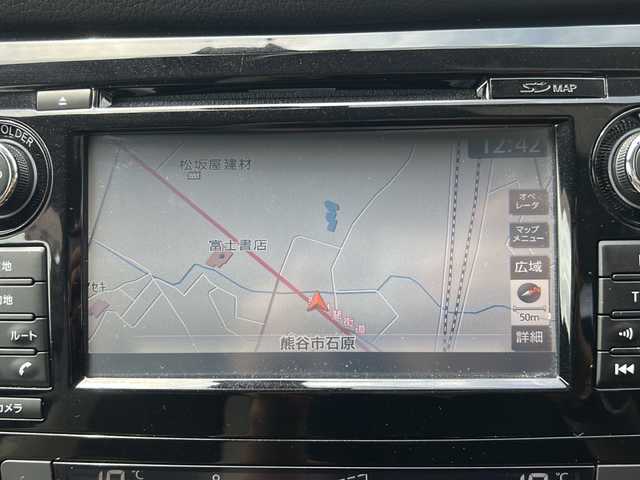 日産 エクストレイル ハイブリッド モード・プレミア 山口県 2015(平27)年 7.9万km ブリリアントホワイトパール (株)IDOMが運営する【じしゃロン宇部店】の自社ローン専用車両になります。こちらは現金またはオートローンご利用時の価格です。自社ローンご希望の方は別途その旨お申付け下さい。/純正HDDナビ/（フルセグTV/CD/DVD/BT/AM/FM)/４WD/ETC/クルーズコントロール/コーナーセンサー/シートヒーター/全周囲カメラ/LEDライト/レザーシート/純正オーテック18インチアルミホイール/純正ドアバイザー/電動格納ドアミラー/ECOモード/プッシュスタート/オートライト