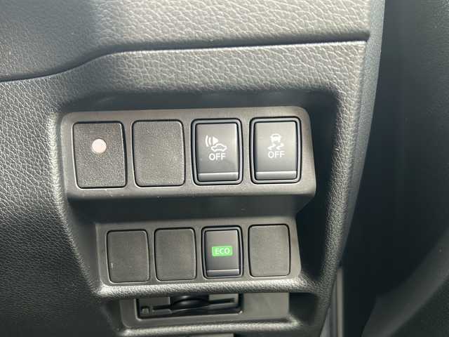 日産 エクストレイル ハイブリッド モード・プレミア 山口県 2015(平27)年 7.9万km ブリリアントホワイトパール (株)IDOMが運営する【じしゃロン宇部店】の自社ローン専用車両になります。こちらは現金またはオートローンご利用時の価格です。自社ローンご希望の方は別途その旨お申付け下さい。/純正HDDナビ/（フルセグTV/CD/DVD/BT/AM/FM)/４WD/ETC/クルーズコントロール/コーナーセンサー/シートヒーター/全周囲カメラ/LEDライト/レザーシート/純正オーテック18インチアルミホイール/純正ドアバイザー/電動格納ドアミラー/ECOモード/プッシュスタート/オートライト