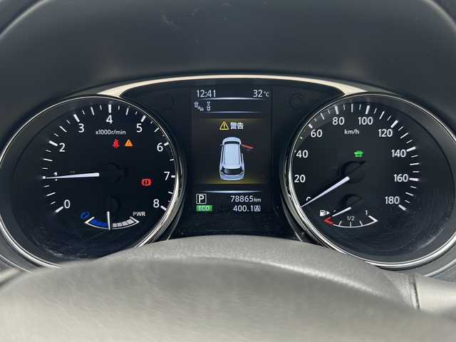 日産 エクストレイル ハイブリッド モード・プレミア 山口県 2015(平27)年 7.9万km ブリリアントホワイトパール (株)IDOMが運営する【じしゃロン宇部店】の自社ローン専用車両になります。こちらは現金またはオートローンご利用時の価格です。自社ローンご希望の方は別途その旨お申付け下さい。/純正HDDナビ/（フルセグTV/CD/DVD/BT/AM/FM)/４WD/ETC/クルーズコントロール/コーナーセンサー/シートヒーター/全周囲カメラ/LEDライト/レザーシート/純正オーテック18インチアルミホイール/純正ドアバイザー/電動格納ドアミラー/ECOモード/プッシュスタート/オートライト