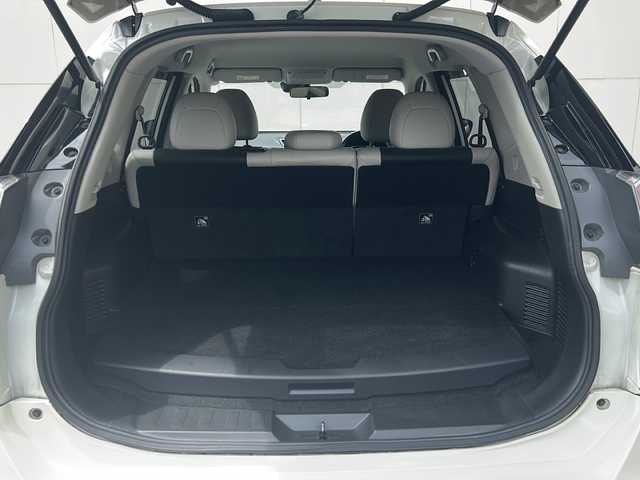 日産 エクストレイル ハイブリッド モード・プレミア 山口県 2015(平27)年 7.9万km ブリリアントホワイトパール (株)IDOMが運営する【じしゃロン宇部店】の自社ローン専用車両になります。こちらは現金またはオートローンご利用時の価格です。自社ローンご希望の方は別途その旨お申付け下さい。/純正HDDナビ/（フルセグTV/CD/DVD/BT/AM/FM)/４WD/ETC/クルーズコントロール/コーナーセンサー/シートヒーター/全周囲カメラ/LEDライト/レザーシート/純正オーテック18インチアルミホイール/純正ドアバイザー/電動格納ドアミラー/ECOモード/プッシュスタート/オートライト