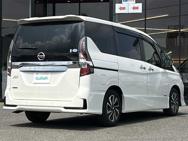 日産 セレナ ハイウェイスター V 大阪府 2021(令3)年 5.6万km ブリリアントホワイトパール プロパイロット　/１０型ナビ/フルセグTV/CD/DVD/ブルーレイ/BT/デジタルインナミラー　/全方位カメラ　/ハンズフリーパワースライド/両側電動スライドドア　/エマージェンシーブレーキ　/電子パーキングブレーキ　/ＬＥＤヘッドライト/ドラレコ　/レーンキープアシスト/リアロールサンシェード/オートライト/純正１６インチAW/ETC/スペアキーｘ１/保証書/取説