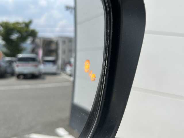 日産 セレナ ハイウェイスター V 大阪府 2021(令3)年 5.6万km ブリリアントホワイトパール プロパイロット　/１０型ナビ/フルセグTV/CD/DVD/ブルーレイ/BT/デジタルインナミラー　/全方位カメラ　/ハンズフリーパワースライド/両側電動スライドドア　/エマージェンシーブレーキ　/電子パーキングブレーキ　/ＬＥＤヘッドライト/ドラレコ　/レーンキープアシスト/リアロールサンシェード/オートライト/純正１６インチAW/ETC/スペアキーｘ１/保証書/取説