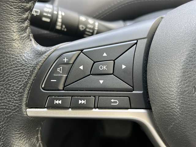 日産 セレナ ハイウェイスター V 大阪府 2021(令3)年 5.6万km ブリリアントホワイトパール プロパイロット　/１０型ナビ/フルセグTV/CD/DVD/ブルーレイ/BT/デジタルインナミラー　/全方位カメラ　/ハンズフリーパワースライド/両側電動スライドドア　/エマージェンシーブレーキ　/電子パーキングブレーキ　/ＬＥＤヘッドライト/ドラレコ　/レーンキープアシスト/リアロールサンシェード/オートライト/純正１６インチAW/ETC/スペアキーｘ１/保証書/取説
