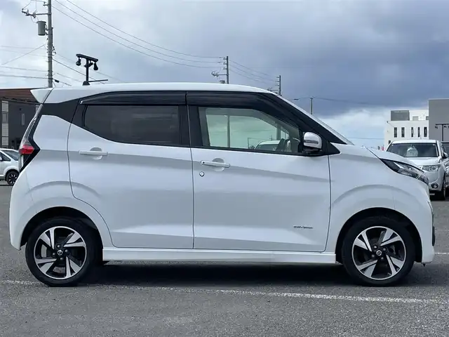 日産 デイズ HWS G ターボ プロパイロットED 道央・札幌 2019(令1)年 15.3万km ホワイトパール ４WD/純正ディーラーOPナビ/CD/DVD/SD/AUX/プロパイロット/エマージェンシーブレーキ/横滑り防止装置/レーダークルーズコントロール/レーンキープアシスト/クリアランスソナー/アラウンドビューモニター/ETC/ドライブレコーダー/アイドリングストップ/前席シートヒーター/ステアリングリモコン/電動パーキング/オートブレーキホールド/レーダー探知機/プッシュスタート/スマートキー/LEDヘッドライト/オートライト/オートハイビーム/フォグランプ/電動格納ミラー/ウィンカーミラー/純正フロアマット/ドアバイザー/スペアキー