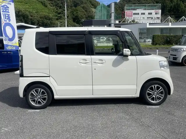 ホンダ Ｎ ＢＯＸ G SSパッケージ 山形県 2014(平26)年 6.4万km プレミアムホワイトパール (株)IDOMが運営する【じしゃロン山形店】の自社ローン専用車両になります。/こちらは現金またはオートローンご利用時の価格です。/自社ローンご希望の方は別途その旨お申付け下さい。/Gathersナビ/【1SEG/Bluetooth/DVD/CD/FM/AM】/両側パワースライドドア/ETC/バックカメラ/ステアリングスイッチ/ウィンカーミラー/ライトレベライザー/プッシュスタート/スマートキー/USB