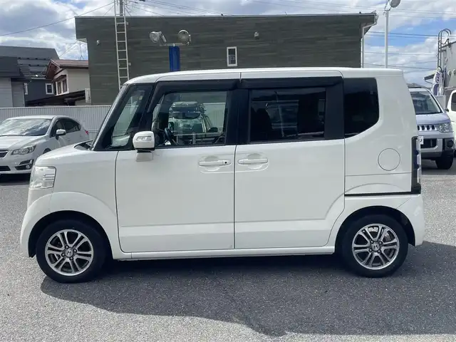 ホンダ Ｎ ＢＯＸ G SSパッケージ 山形県 2014(平26)年 6.4万km プレミアムホワイトパール (株)IDOMが運営する【じしゃロン山形店】の自社ローン専用車両になります。/こちらは現金またはオートローンご利用時の価格です。/自社ローンご希望の方は別途その旨お申付け下さい。/Gathersナビ/【1SEG/Bluetooth/DVD/CD/FM/AM】/両側パワースライドドア/ETC/バックカメラ/ステアリングスイッチ/ウィンカーミラー/ライトレベライザー/プッシュスタート/スマートキー/USB