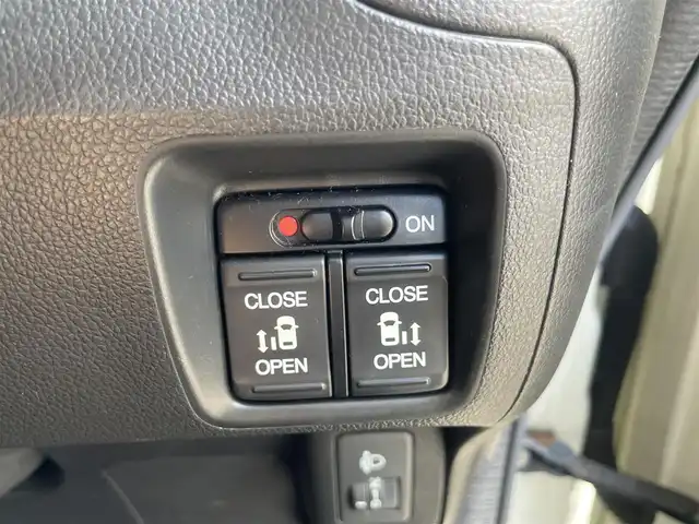 ホンダ Ｎ ＢＯＸ G SSパッケージ 山形県 2014(平26)年 6.4万km プレミアムホワイトパール (株)IDOMが運営する【じしゃロン山形店】の自社ローン専用車両になります。/こちらは現金またはオートローンご利用時の価格です。/自社ローンご希望の方は別途その旨お申付け下さい。/Gathersナビ/【1SEG/Bluetooth/DVD/CD/FM/AM】/両側パワースライドドア/ETC/バックカメラ/ステアリングスイッチ/ウィンカーミラー/ライトレベライザー/プッシュスタート/スマートキー/USB