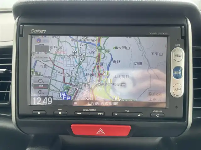 ホンダ Ｎ ＢＯＸ G SSパッケージ 山形県 2014(平26)年 6.4万km プレミアムホワイトパール (株)IDOMが運営する【じしゃロン山形店】の自社ローン専用車両になります。/こちらは現金またはオートローンご利用時の価格です。/自社ローンご希望の方は別途その旨お申付け下さい。/Gathersナビ/【1SEG/Bluetooth/DVD/CD/FM/AM】/両側パワースライドドア/ETC/バックカメラ/ステアリングスイッチ/ウィンカーミラー/ライトレベライザー/プッシュスタート/スマートキー/USB